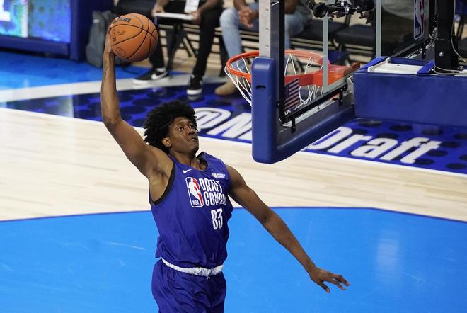 他在门前的 他在门前的